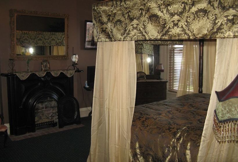 민박 Riverview Mansion