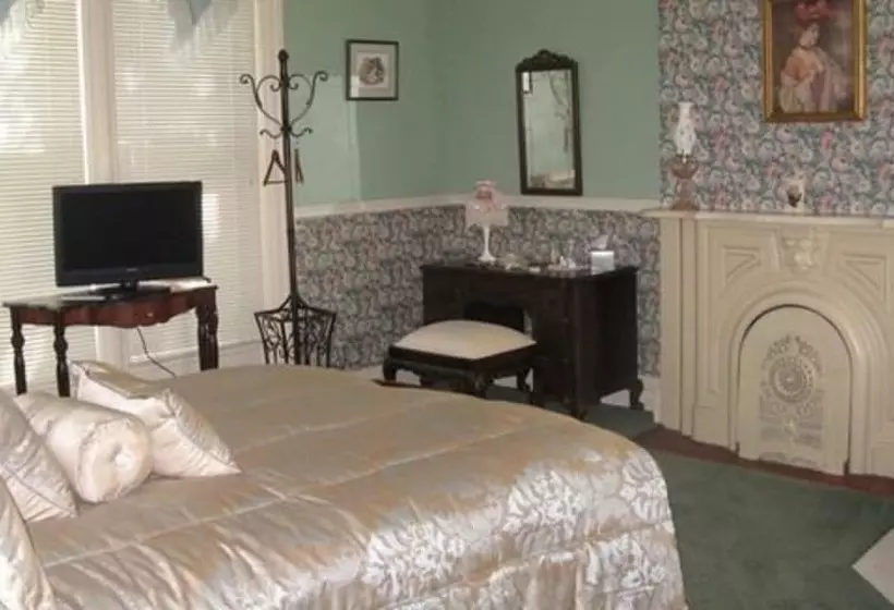 Aamiaismajoitus (B&B) Riverview Mansion