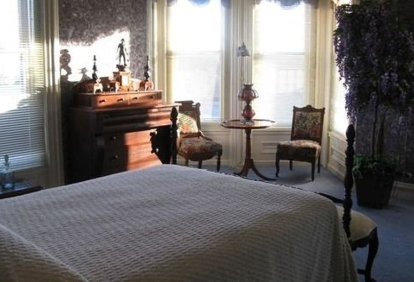 민박 Riverview Mansion