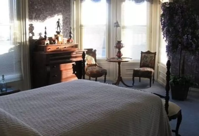 Aamiaismajoitus (B&B) Riverview Mansion