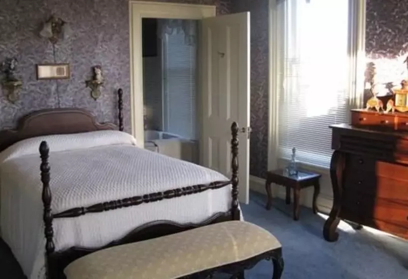 Aamiaismajoitus (B&B) Riverview Mansion