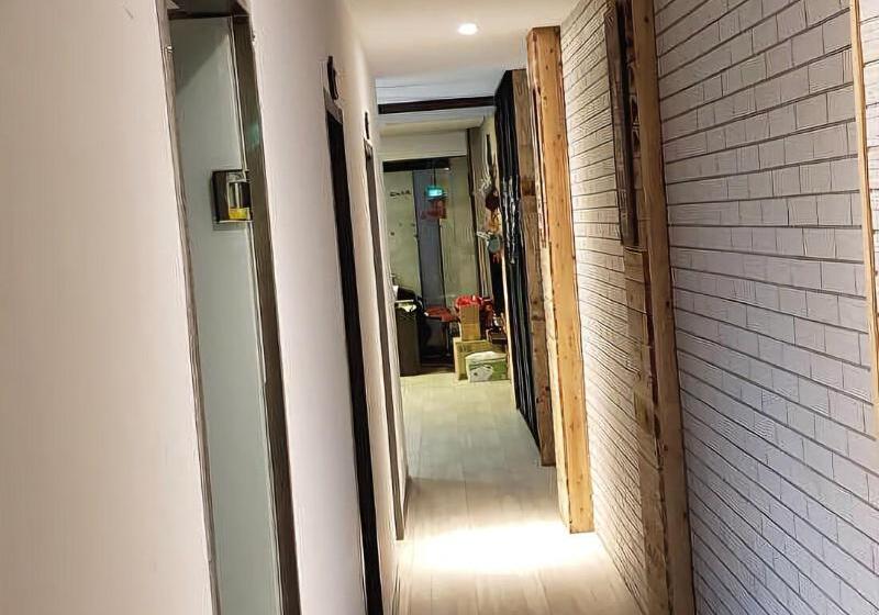 تختخواب و صبحانه Chingya House