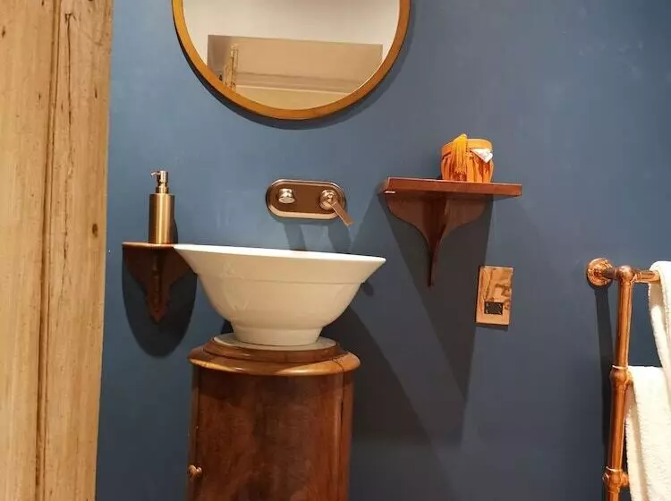 Forthay Bed And Breakfast