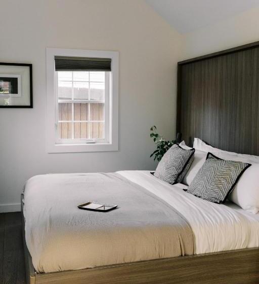 فندق فئة نجمة واحدة The Roundtree, Amagansett