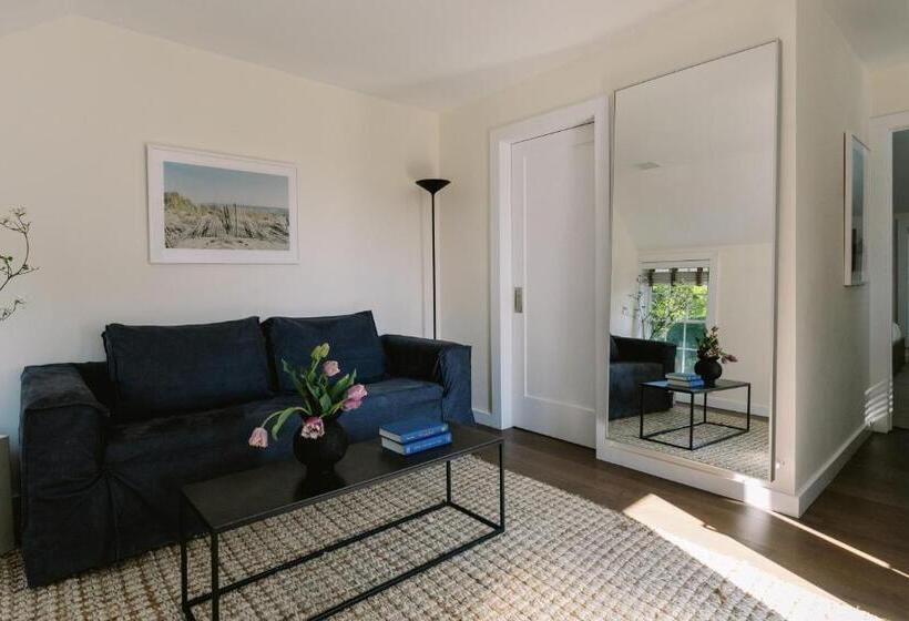 فندق فئة نجمة واحدة The Roundtree, Amagansett