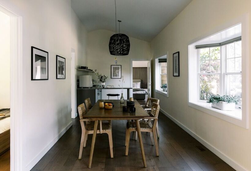 فندق فئة نجمة واحدة The Roundtree, Amagansett