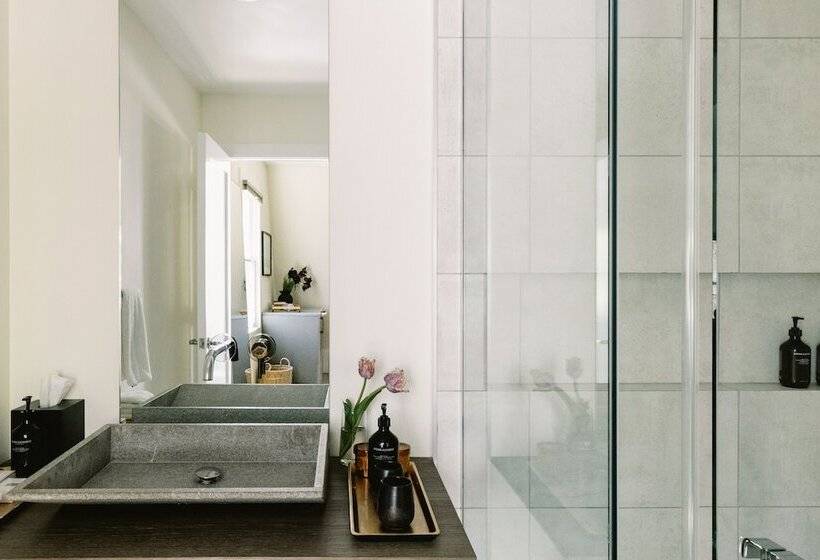 فندق فئة نجمة واحدة The Roundtree, Amagansett