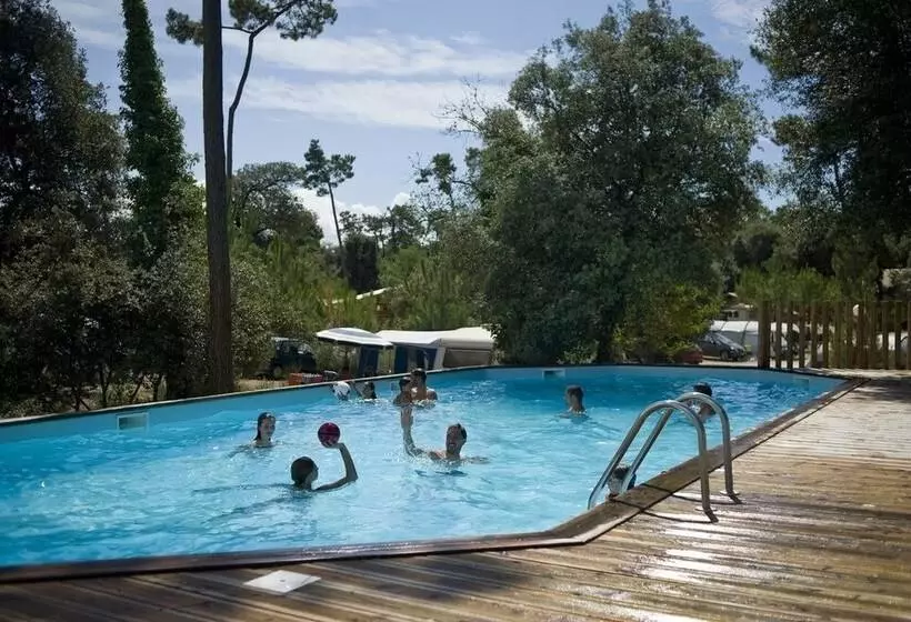 Hotelli Camping Huttopia Oleron Les Pins