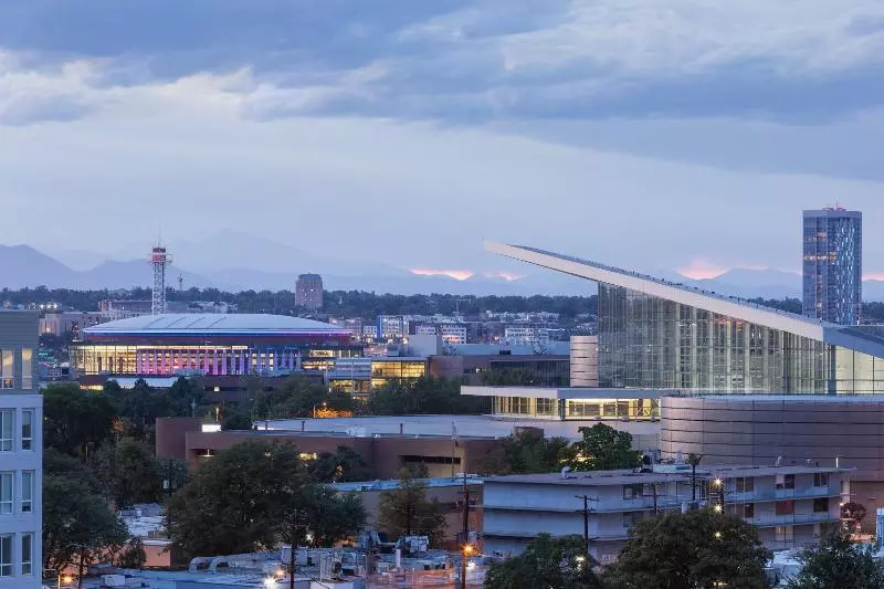 هتل Element Denver Downtown East