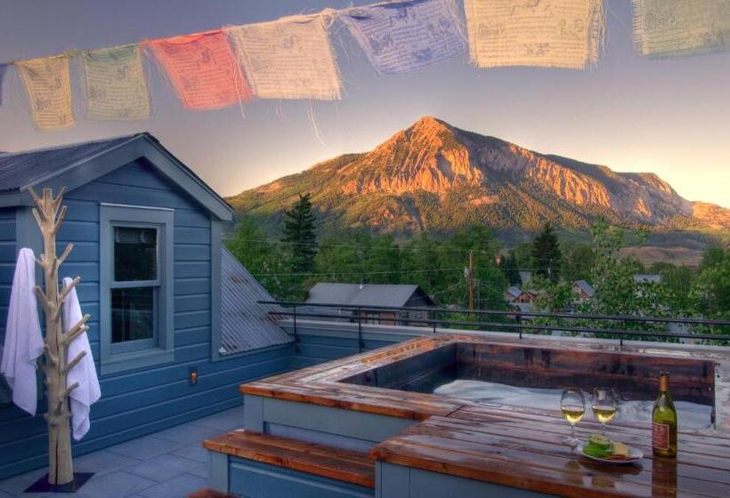 فندق Eleven Scarp Ridge Lodge