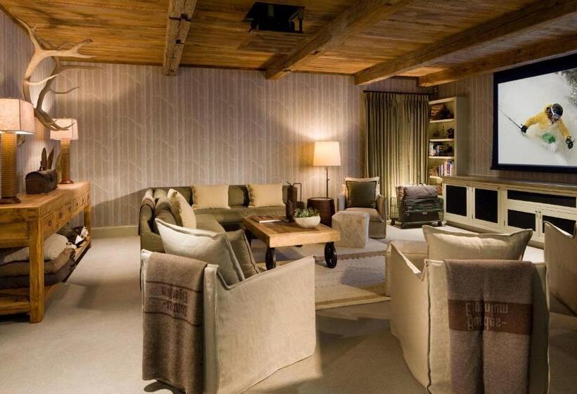 فندق Eleven Scarp Ridge Lodge