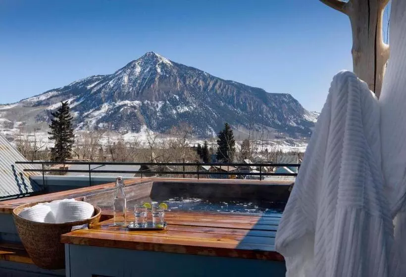 Hotelli Eleven Scarp Ridge Lodge