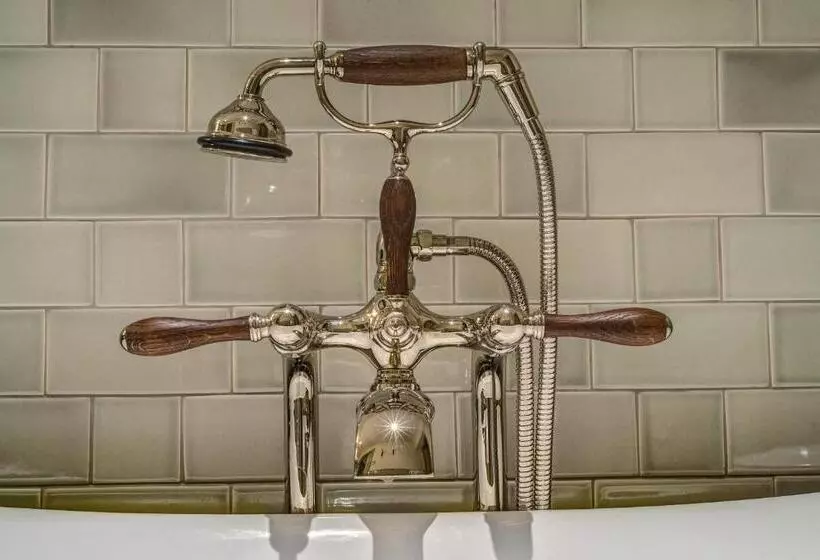 Hotelli Eleven Scarp Ridge Lodge