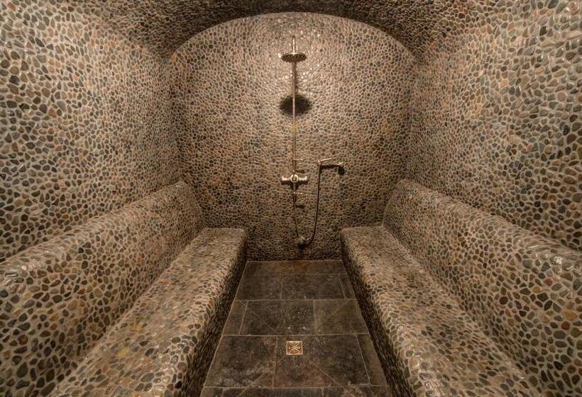 فندق Eleven Scarp Ridge Lodge