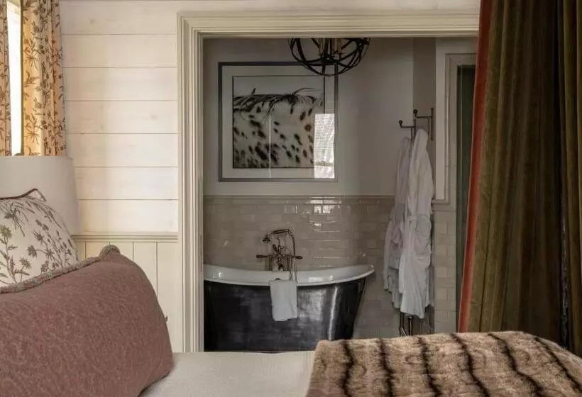 Hotelli Eleven Scarp Ridge Lodge