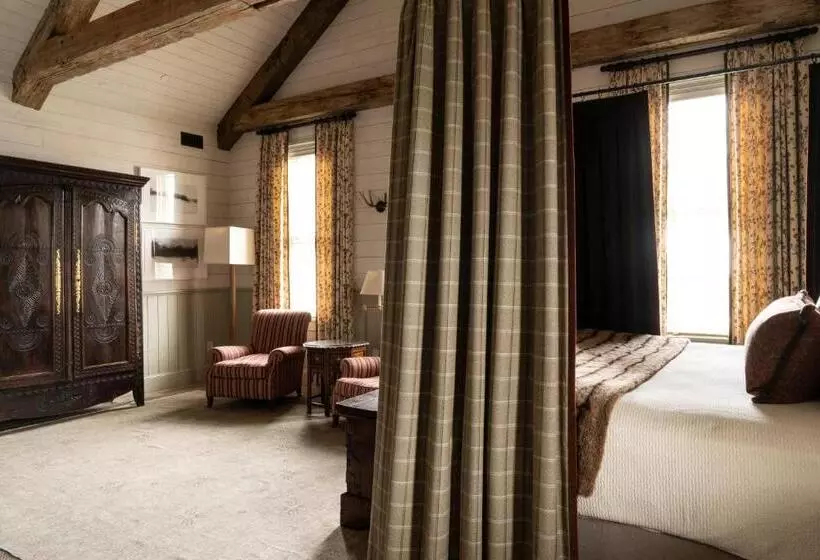 Hotelli Eleven Scarp Ridge Lodge