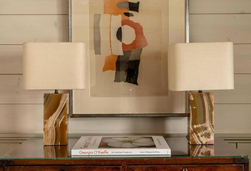 فندق Eleven Scarp Ridge Lodge