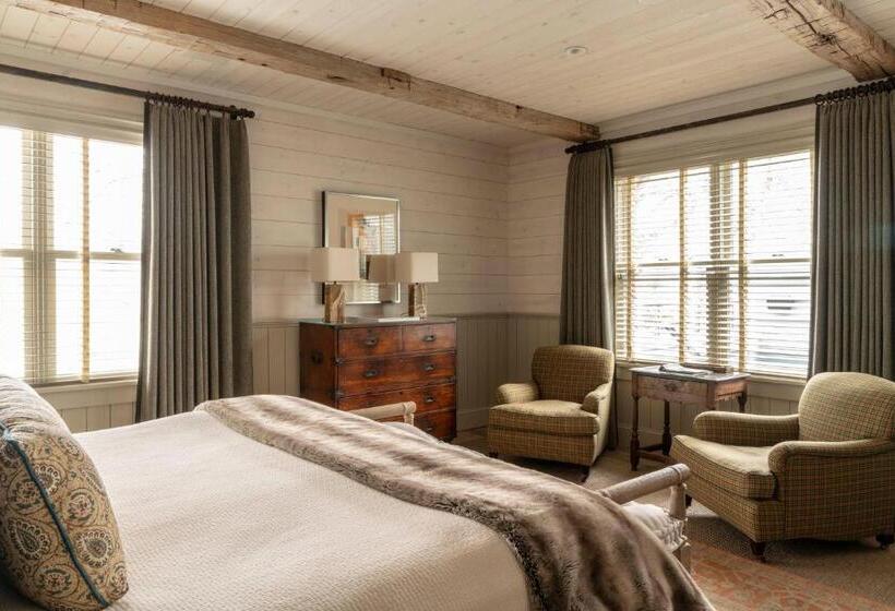 فندق Eleven Scarp Ridge Lodge