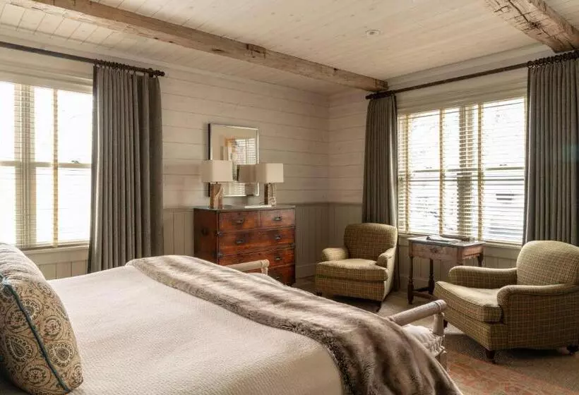 Hotelli Eleven Scarp Ridge Lodge