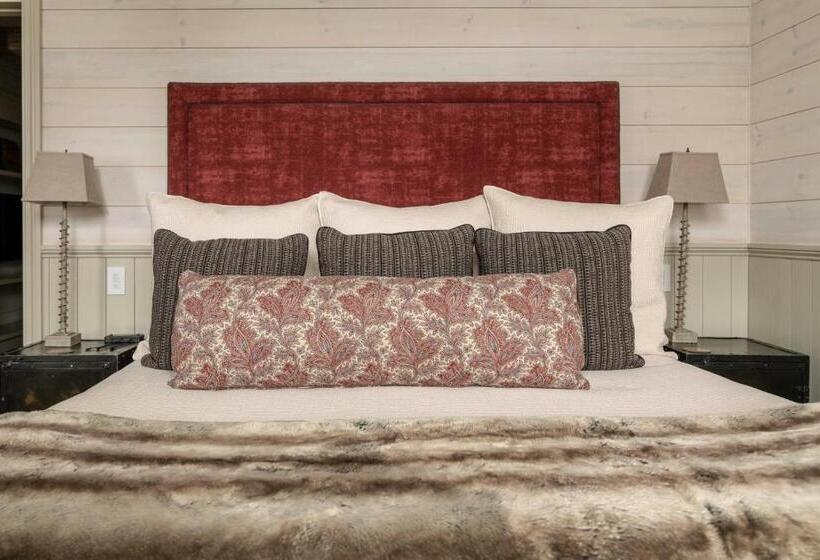 فندق Eleven Scarp Ridge Lodge