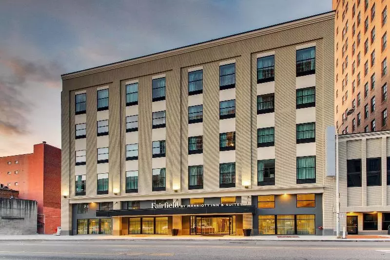 ホテル Fairfield Inn & Suites By Marriott Birmingham Downtown