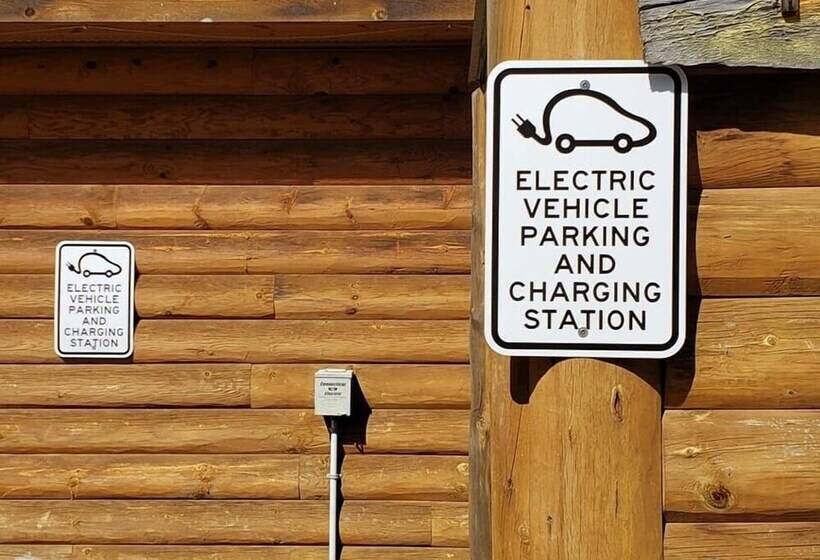 בית מלון כפרי Lava Mountain Lodge