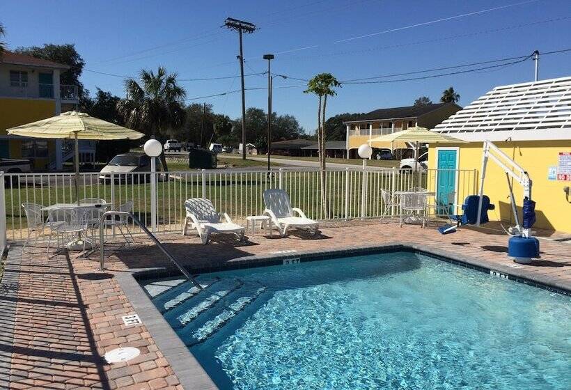 汽车旅馆 Economy Suites