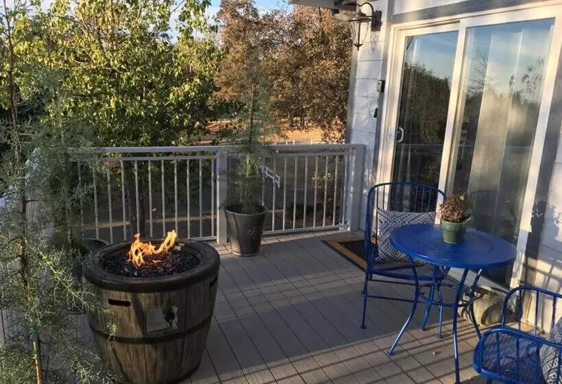 Papillon Cellars   The Loft