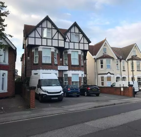 ペンション Landguard House Bed Only