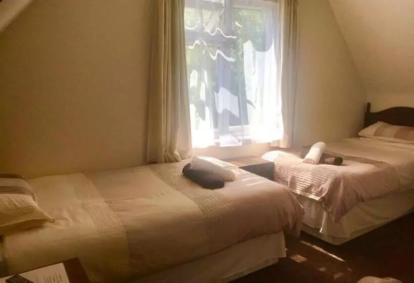 ペンション Landguard House Bed Only