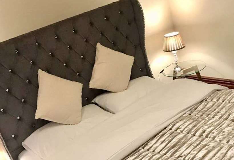 Square Central Aparts