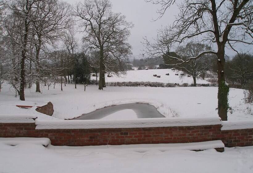 The Larches Ledbury Bed And Breakfast