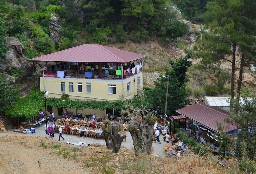 هاستل Zeytinada Pansiyon Ve Gozleme