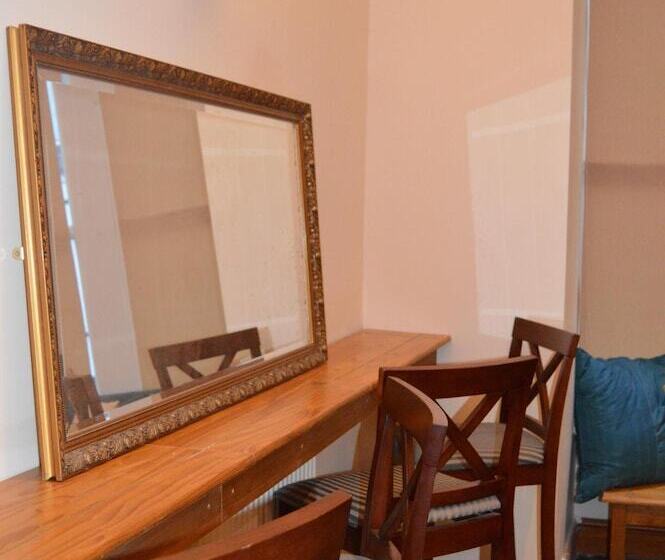 Central Cove Guesthouse