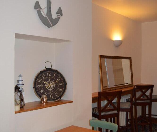 Central Cove Guesthouse