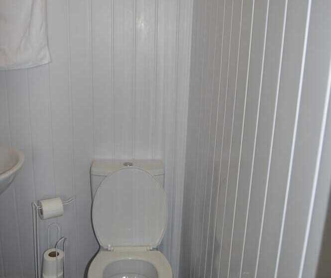 Central Cove Guesthouse