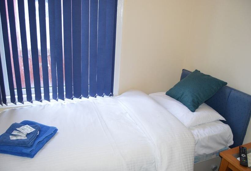 Central Cove Guesthouse