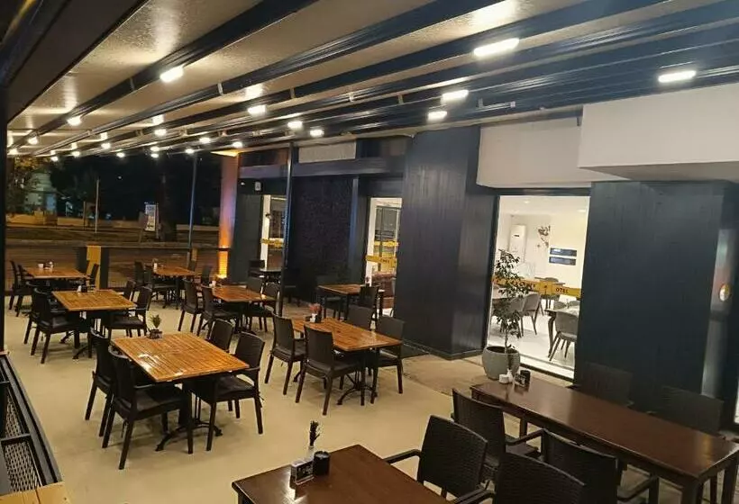 Comfy Otel Antalya Lara
