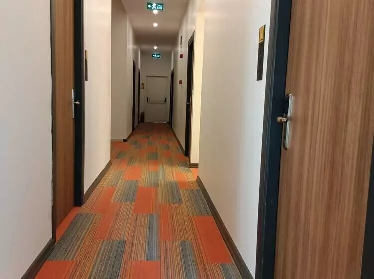 Comfy Otel Antalya Lara