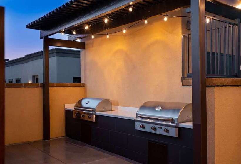 Home2 Suites By Hilton Bakersfield