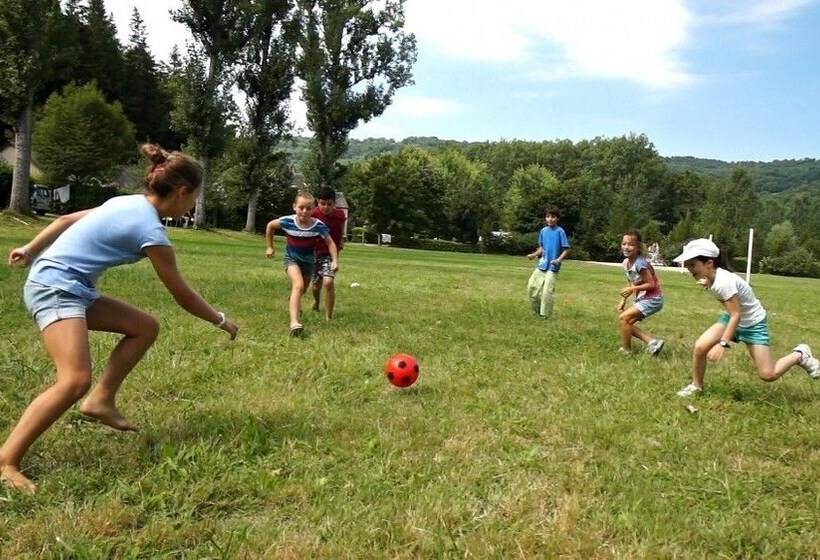 בית מלון כפרי Camping Le Paisserou