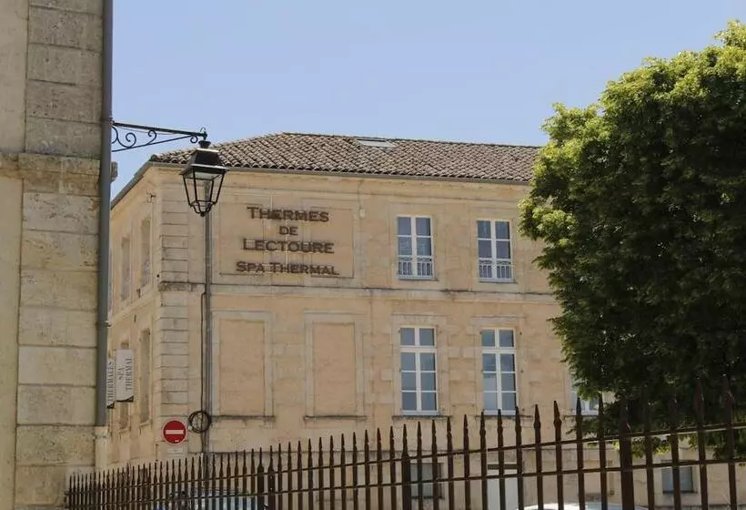 ホテル College Des Doctrinaires