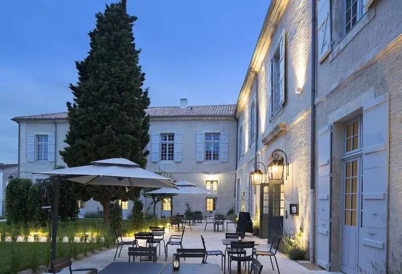 ホテル College Des Doctrinaires