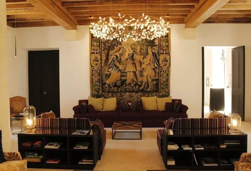 ホテル College Des Doctrinaires