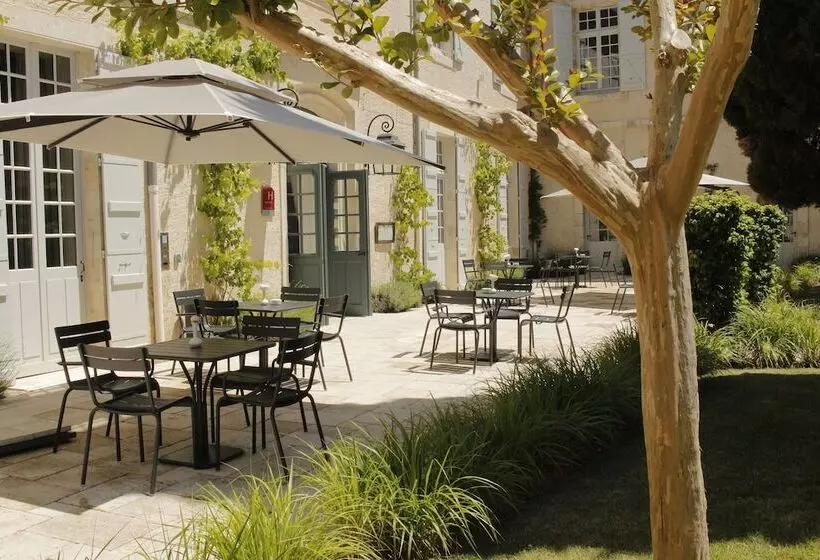 ホテル College Des Doctrinaires