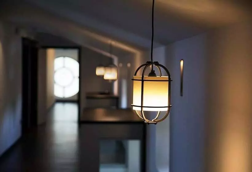 ホテル College Des Doctrinaires