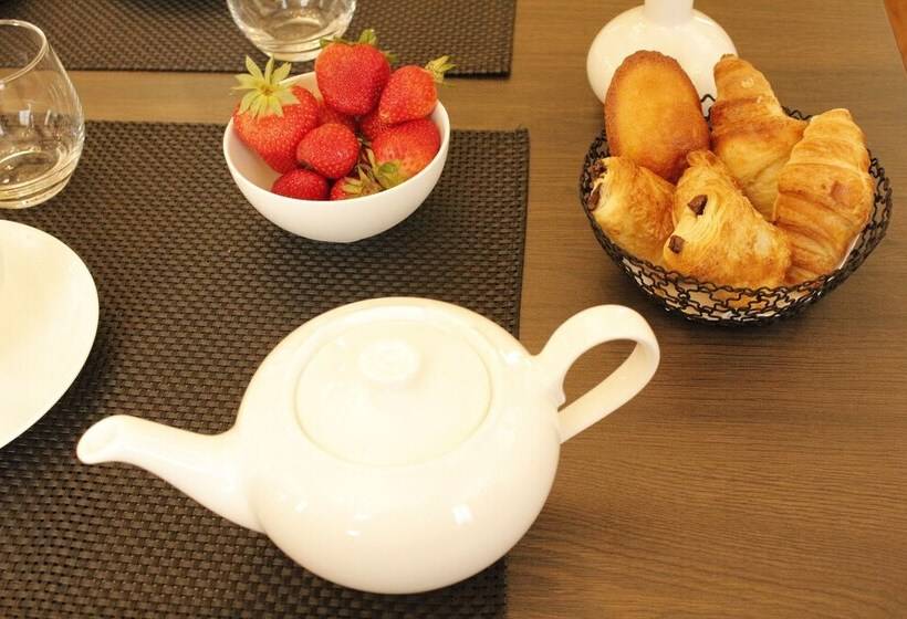 Отель College Des Doctrinaires