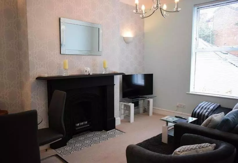 Higher Living  Professional Southsea Apartment