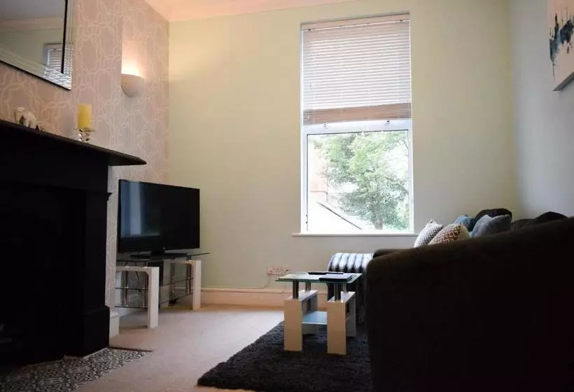 Higher Living  Professional Southsea Apartment