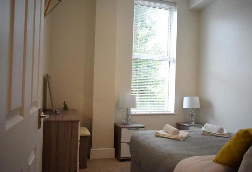 Higher Living  Professional Southsea Apartment